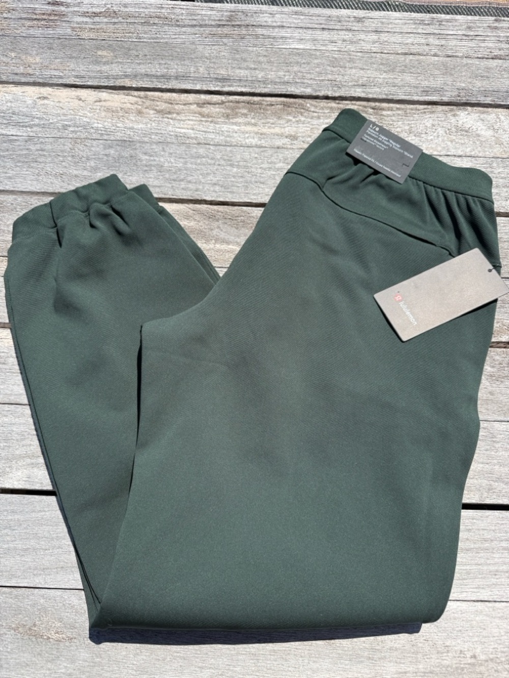 Lululemon MENS Sojourn Jogger – Warpstreme Rainforest Green – Size L – NWT